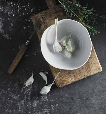 Founded in the heart of France, Pillivuyt is one of the oldest and most prestigious brands of French porcelain.