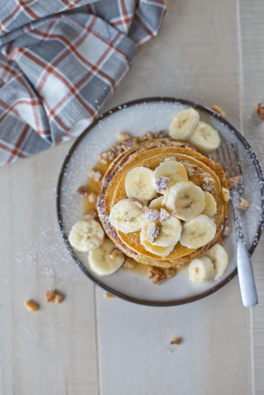 five ingredient blender protein pancakes SERVES 4 Can make a double batch and freeze them to pull out for a quick morning meal. They also make a great on-the-go dinner, Ready in under 20 minutes.