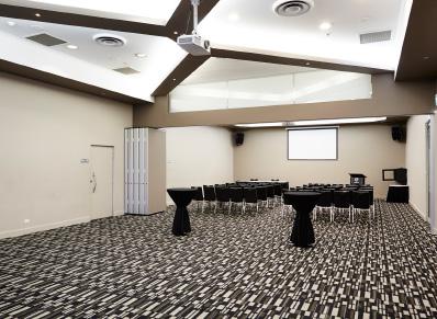 Whether you re looking to hold a social cocktail style party, a corporate conference meeting, a seminar, or an intimate dinner Ken Irvine is suited for any type of event 1 x Projector screen 4 x