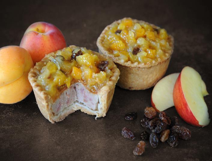 120g Apricot sultana Topped Pork Pie Prime British Red tractor pork pie meat, topped with a sweet Apricot and