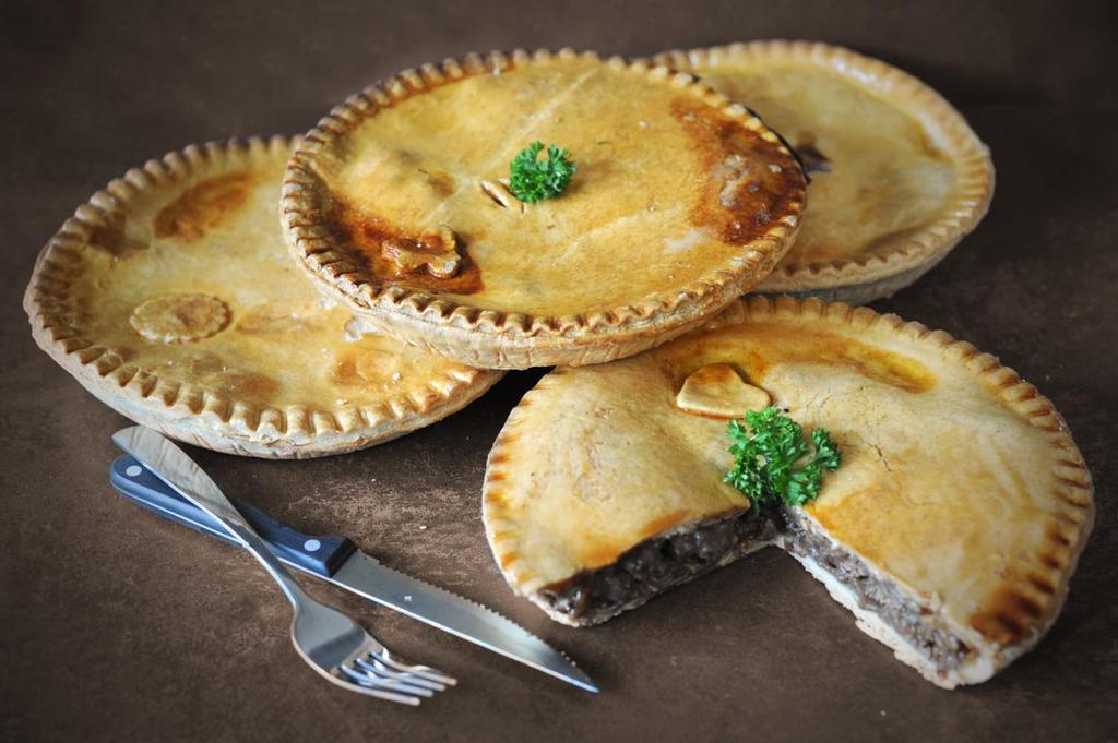 Classic Plate Pies Classic Mince and Onion Pie 680g Best minced beef with onions in a meaty gravy, encased in a delicious short crust pastry Classic Meat and Potato