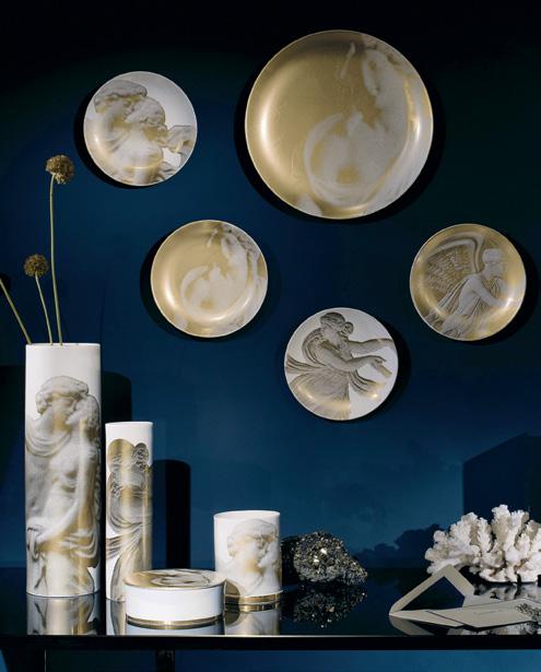 Gilded Muse Gilded Muse combines the authority and authenticity of a heritage Wedgwood collection with contemporary styling.
