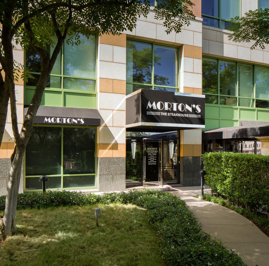 FEATURES & AMENITIES Premier building features Two-building campus in the heart of the
