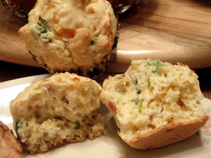 4. Cheese, Bacon and Chives Muffins Ingredients: 2 cups plain flour 2 tsps baking powder 1/2 tsp salt 2 tbsps sugar 2 tbsps melted butter 2 eggs 1 cup milk 4 slices of crisp and crumbled bacon 1 cup