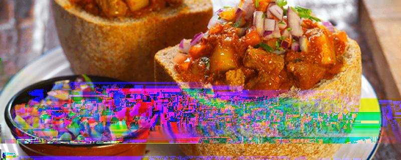 Bunny Chow with Turmeric Sunday 8th July COOK TIME PREP TIME SERVES 00:40:00 00:10:00 4 Bunny Chow with Tumeric INGREDIENTS 1. 15ml sunflower oil 2. 1 onion, chopped 3. 3 cloves garlic, crushed 4.