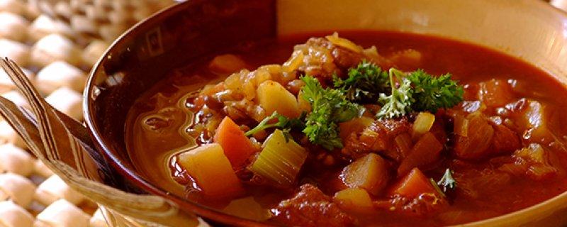 Beef and lentil soup Tuesday 3rd July COOK TIME PREP TIME SERVES 01:05:00 00:25:00 4 This Beef and Lentil soup is both filling and nutritious! It is the perfect dish to enjoy with your loved ones.