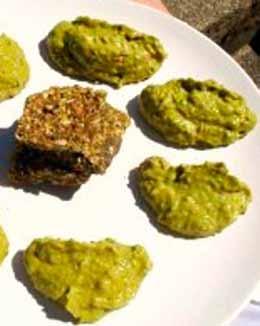 curried guacamole 1 avocado 1 tomato 1 tsp curry powder 1 tsp bee pollen red onion 1 clove garlic, crushed handful of