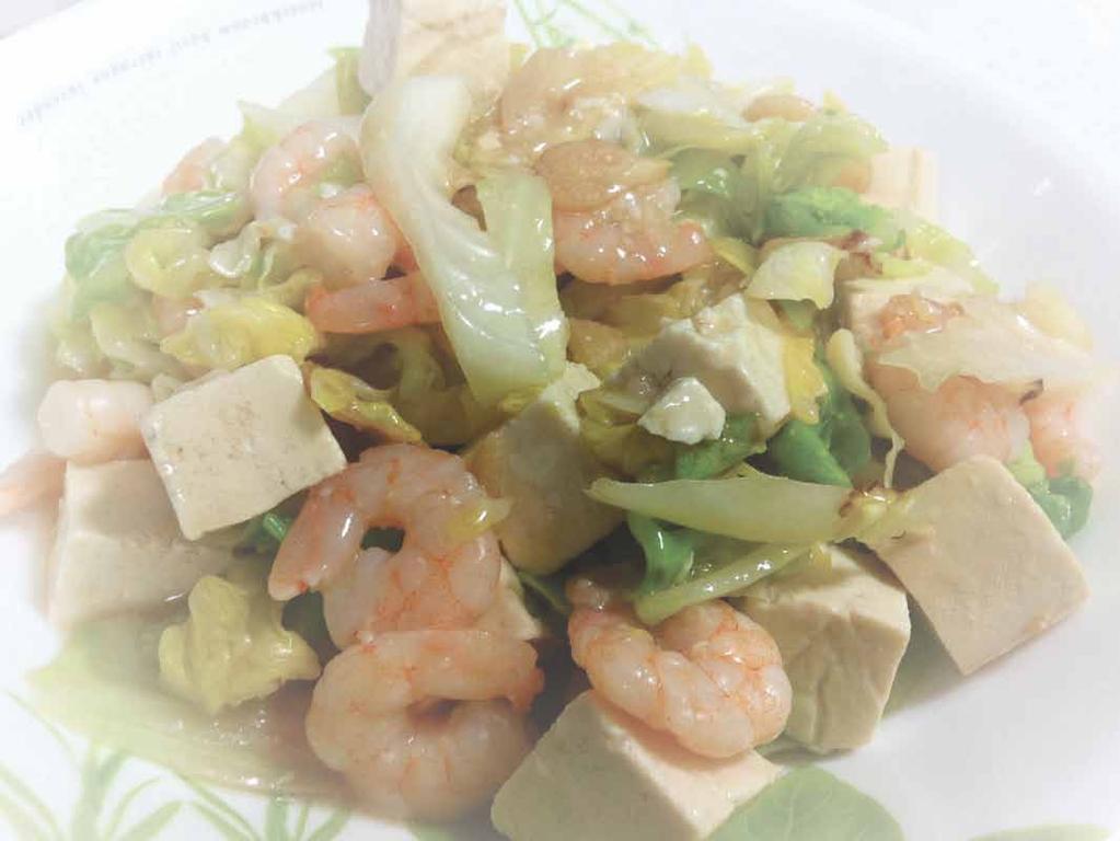 Seafood/Tofu Stirfry 50g prawns 50g tofu 2 cups cabbage 1 onion chopped 1 TBS apple cider vinegar 1 TBS lemon juice 1 tps seasoning of choice 1 tps soy sauce 1/4 tsp stevia Cook cabbage and