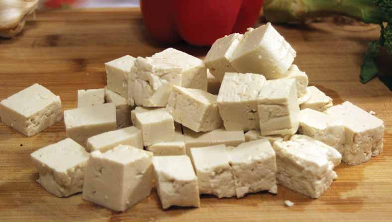 Sweet and Sour Tofu 100g extra firm tofu, cut into cubes 1 tsp soy sauce (low sugar) 1/2 small onion, sliced 1 tsp chilli powder 2 spring onions, thinly sliced 1/2 garlic clove, minced 1/2 tablespoon