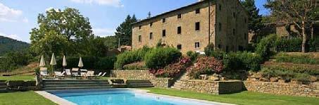 It was recently beautifully renovated, respecting its traditional Tuscan characteristics combined with the
