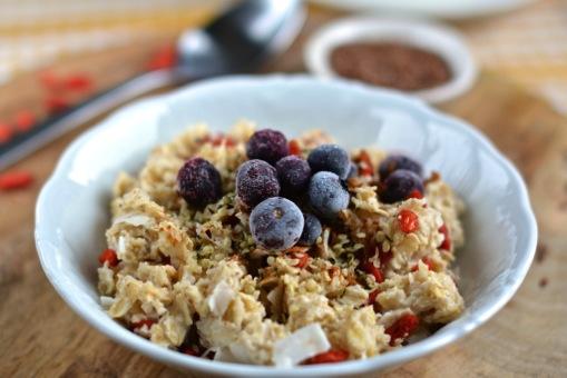 Oatmeal with Shredded Coconut and Blueberries 1 serving Day 2, 5 70g (2.57oz) oatmeal (prefer organic) 200ml (6.76 fluid oz) water 10g (0.35oz) a handful of shredded coconut 10g (0.
