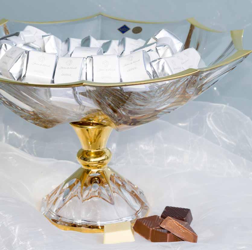 PRALINES DeLuxe packaging Crystal or glass bowls and plates