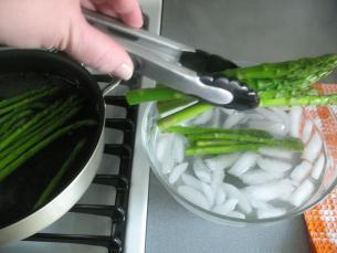 Freezing Vegetables Sort, prepare, rinse and drain Blanch (most) vegetables for best keeping quality. A blanch is a short pre-cook in boiling water or steam.