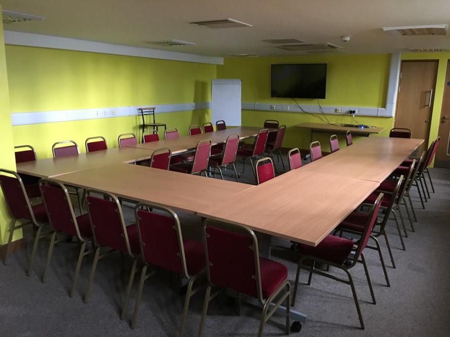 suit your meeting Boardroom 24 or conference.