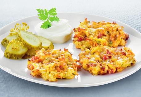 TURKEY POTATO PANCAKES 100 g of diced turkey breasts 1 carrot (50 g) grated 300 g potatoes peeled and grated 1 small bunch of mint (20 g) finely chopped 1 clove garlic, crushed 1 egg 3 plain flour
