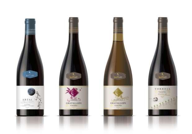 THE NEW RANGE Is in the 10th harvest, the 2009, when we decide to take a final leap with the philosophy of terroir wines:
