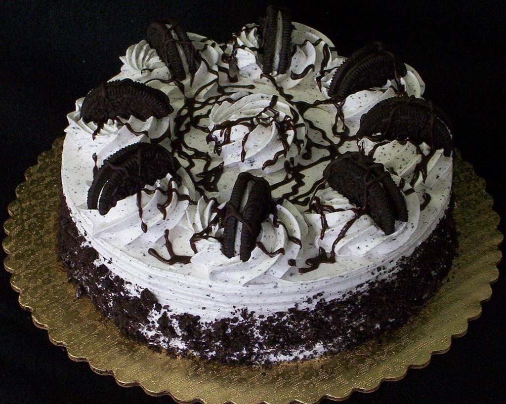 Cookies and Creme Layer Cake Iced with Rich's Cookies n Creme Bettercreme EZ Icer #8CS large star #2 piping Oreo Cookies, Knife Base Iced with Rich's Cookies n Creme Bettercreme Oreo Cookies (4)