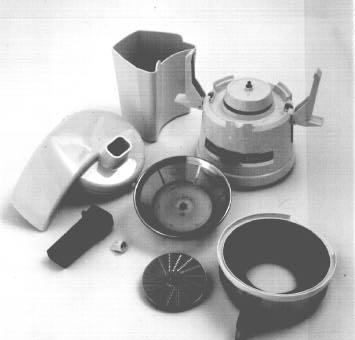 C O M P O N E N T S Pictured below are the basic parts to the Omega Juicer Model 4000.