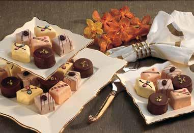 2x10, 14sl/ea Only available for the xmas season Petit Fours Chocolate,