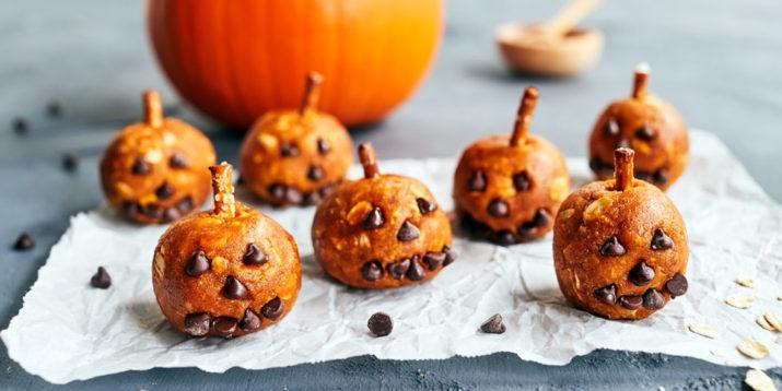 Jack-o -Lantern Protein Balls Ingredients 3/4 cup all-natural smooth peanut butter 1/4 cup pure pumpkin puree 1/4 cup raw honey 3/4 cup dry old-fashioned rolled oats 3 scoops Vanilla Shakeology 1/2