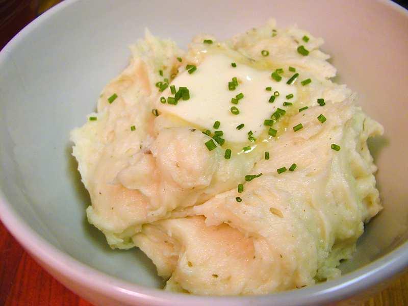 Garlic Mashed Potatoes http://upload.wikimedia.org/wikipedia/commons/7/7b/mash_potatoes.