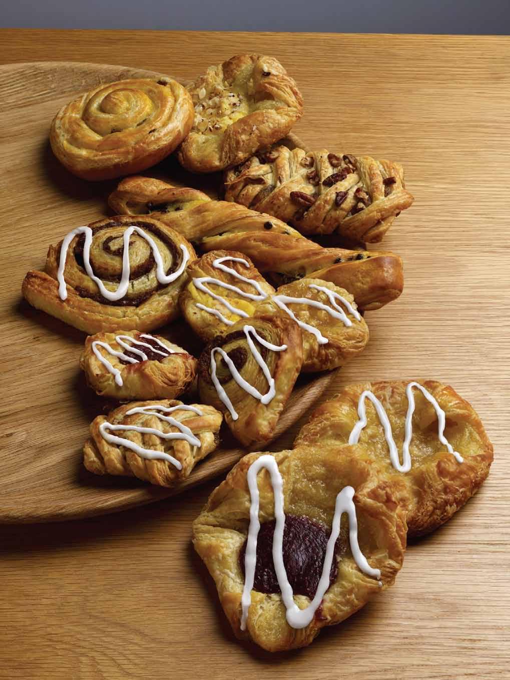 VIENNOISERIE + COFFEE SHOP PASTRIES 6022 LARGE MIXED DANISH PASTRY 6018 MINI MIXED DANISH PASTRY 5 5 5 LARGE MIXED DANISH PASTRY 6022 Mixed selection of large Danish pastries, containing Danish