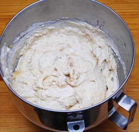 19 12 Combine the cooled custard with the chopped almond mixture, blending well to