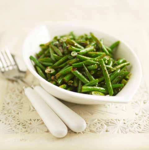 Sokhi Hari Rajmah Dry Green Beans 2 tablespoons oil 400 g (13 oz) green beans sliced finely at an angle into 2.