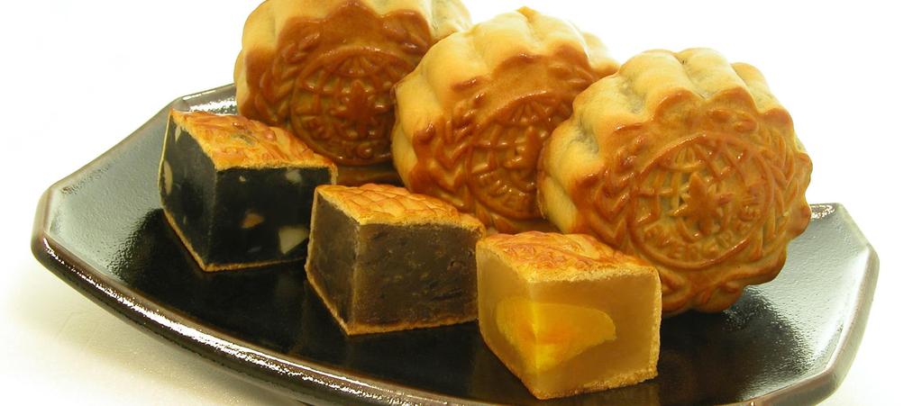 It s popular to eat mooncakes during the Mid-Autumn Festival.