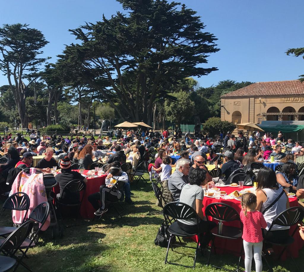CORPORATE PICNICS Join us at the San Francisco Zoo for a picnic everyone will remember! We can host groups of 50 to over 3000 with a beautiful setting and fun for all.