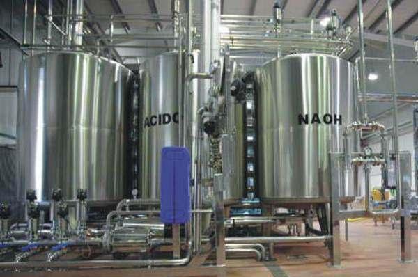 Aseptic storage tank Pasteurizer Aseptic filling, is slowly replacing the traditional hot filling systems as it better preserves the processed products' qualities.