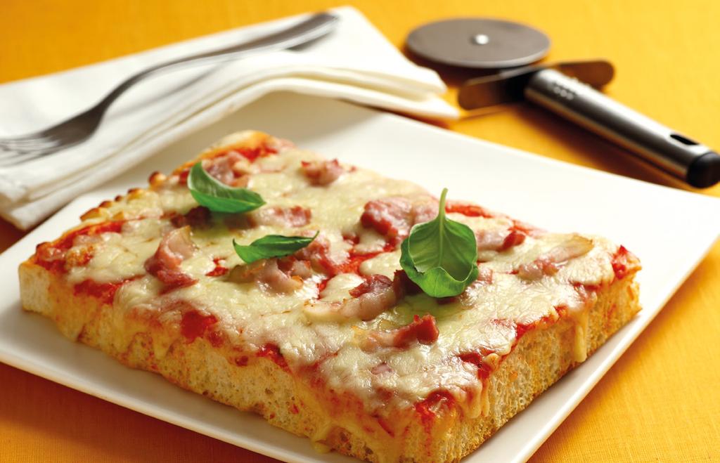 Crisp FROZEN DEEP PAN PIZZA PIZZA & QUICHE 800 frozen deep pan pizza Unwrap the pizza and place it on the Crisp plate.