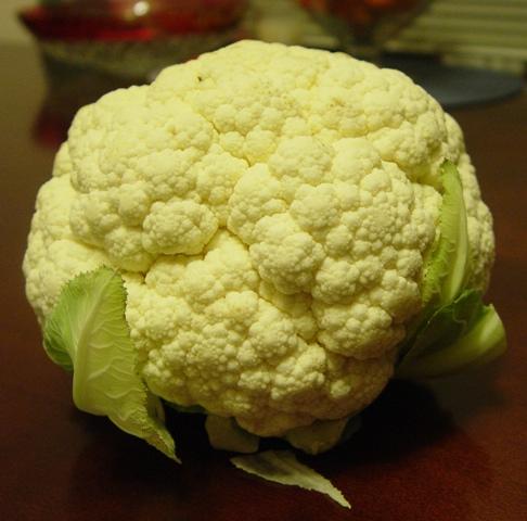 SECTION 8 Cauliflower Cauliflower needs to be stored in a high humidity environment but you don t want too much moisture. Storing cauliflower in an area with low humidity will cause it to turn brown.