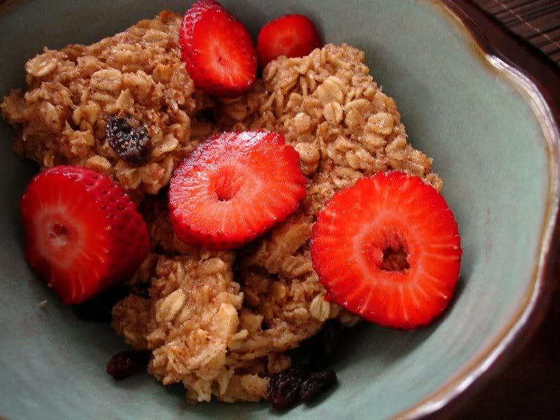 Baked Oatmeal Start your morning right with a nutritious, delicious breakfast. Oatmeal is well known for its healthy benefits, offering nutritious whole grains and fiber.
