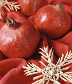 An irresistible holiday arrangement of the following notes: pomegranate, sparkling