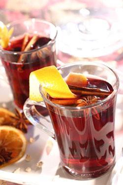The aroma of Christmas hot toddy is a well-balanced blend of Fuji apple, bergamot, lemon