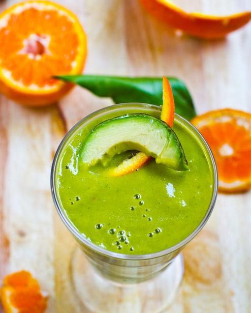 Sunday SuperGreen Smoothie Snack Citrus Splashy SuperGreen Smoothie (Serves: 1) 1 tablespoon chia seeds 1 small handful arugula 1 whole orange, peeled ½ cup frozen pineapple pieces 2 pitted dates 1