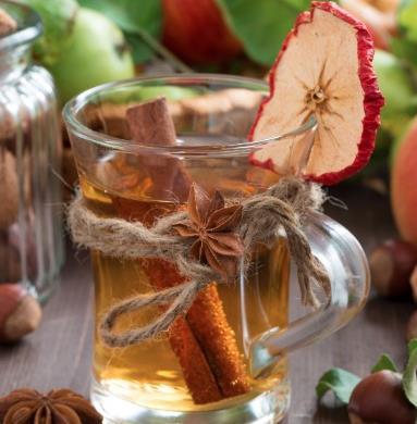 Drinks: Hot Crock of Seasonal Tea Serves 10 Try this low-calorie alternative to hot cider or hot chocolate that adds a lovely aroma to the room.