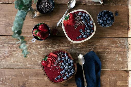 4 Ingredient Berry Vegan Smoothie Bowl Planned for Breakfast on Monday, January 8, 2018 Source: paleoglutenfree.