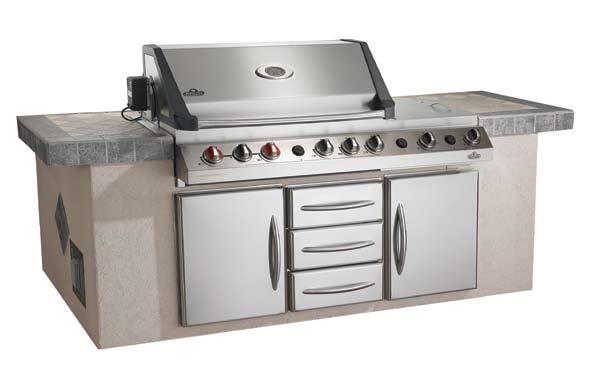 stainless steel cooking system featuring WAVE rod cooking grids, sear plates, and 16 gauge burners for controlled, even heat