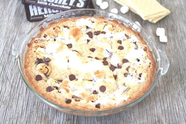 SMORES PIE By Rhiannon Cummin - Fossil Creek 1 stick softened butter ½ cup white sugar 1 whole egg 1 tsp vanilla 1 cup flour 1 cup graham cracker crumbs 1 tsp baking powder 7oz marshmallow crème 1