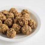 No Bake Pumpkin Oatmeal Energy Bites 1 1/2 to 2 cups dry, uncooked oatmeal 1/2 cup all natural peanut butter 1/2 cup pumpkin puree 1/4 cup chia seeds 1/4 cup honey 1 teaspoon vanilla extract 1/2
