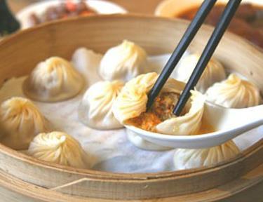 Must try food! Best Restaurants in Shanghai! Xiao Long Bao (Soup Dumpling) Soup Dumpling is the icon of local Shanghai food!