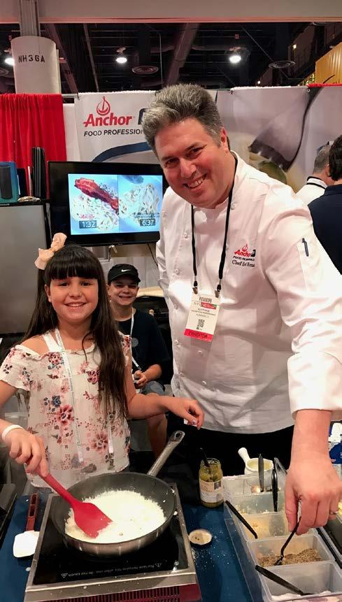 OUR PERFORMANCE Fonterra demonstrates its innovative Foodservice creams at Las Vegas pizza expo Waiting for cream to reduce is not something the Fonterra Foodservice team and customers ever have to