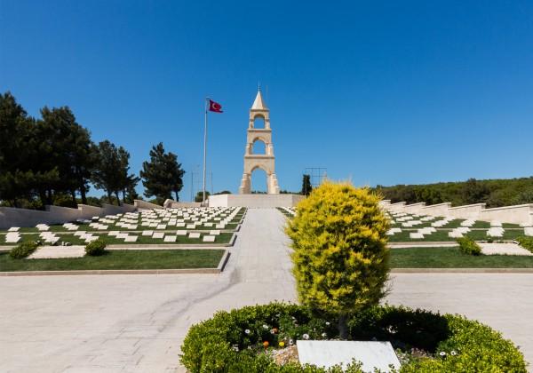 Day 3 : Gallipoli Battlefields Day 4 : Legendary Troy some classic Turkish dishes washed down with a few glasses of wine? The perfect way to end an enjoyable day sightseeing.