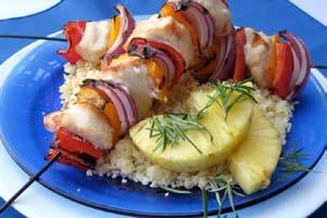 Zip-It Chicken Kabobs 2-3 lbs. boneless skinless chicken breast cut into 1 cubes 2 bell peppers cut into chunks 1 red onion cut into chunks If using wooden skewers soak them water for 2 hours.