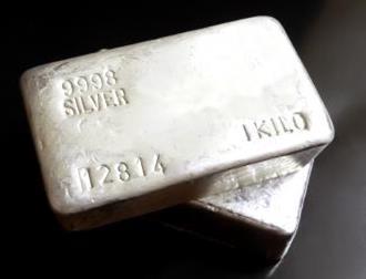 Mercantilism & Silver At this time, European countries pursued the policy of mercantilism: a nation s wealth is measured in its gold & silver China, as we know, was focused on importing silver
