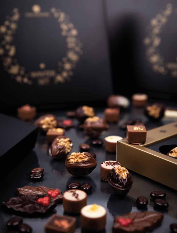 WINTER SNACKS 3971 WINTER SET MIDI Package dimensions: 245 204 34 mm Net weight: 190 g Net price: 12,99 EUR A classic box containing delicious pralines, filled chocolates