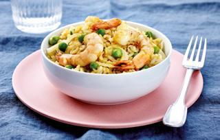 7 FRIED RICE WITH PRAWNS 8 TURKEY WITH THREE PEPPERS Genius Genius XL 10 min Onion 1 2 small Water 200 ml 250 ml ActiFry spoon of curry powder 1 1 ½ ActiFry spoon of soy sauce 2 3 peas 100 g 150 g