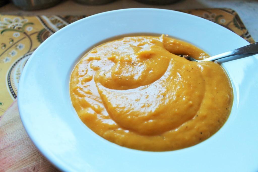 golden velvet soup 25 min cook time 1 hour 6 Ingredients 2 butternut squashes (4 C puree) 2 C skim milk 2 T packed brown sugar (or stevia) 2 T butter 1/2-1 C (or more) half and half salt and pepper